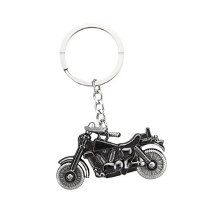 Vente en gros de porte-clés moto avec logo personnalisé porte-clés moto et voitures porte-clés métal 3D moto casque moto - Product Image 6