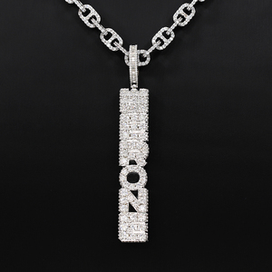 Colgante de Letra Personalizado de Plata de Ley 925 Chapado en Oro de 18K con Moissanita VVS Color D, Certificado GRA, Diamantes Engastados para Unisex - Product Image 3
