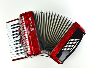 <span class=keywords><strong>Acordeón</strong></span> Ligero <span class=keywords><strong>de</strong></span> 26 Teclas y 48 Bajos con Correas Ajustables y Estuche, Instrumento Musical para Niños Principiantes, Regalos Musicales para Niños - Product Image 4