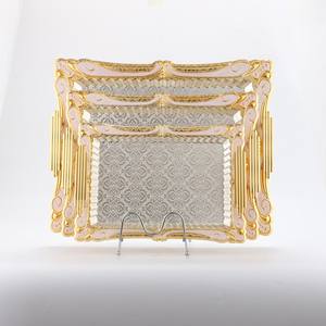 Plateau en fer arabe bicolore en dentelle Plateau de service en métal rectangulaire écologique pour une utilisation polyvalente - Product Image 2