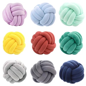 URN personnalisé en forme de <span class=keywords><strong>boule</strong></span> à nœud, <span class=keywords><strong>coussin</strong></span> en peluche doux, vente en gros - Product Image 2