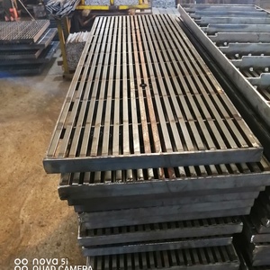 <span class=keywords><strong>Barre</strong></span> de roulement extérieure de 5mm d'épaisseur en acier inoxydable galvanisé Caillebotis en acier robuste Couvercle de tranchée Certificat CE ISO - Product Image 4