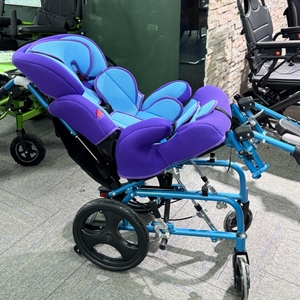 Silla de Ruedas Manual Pediátrica Reclinable para Parálisis Cerebral, Tipo Cochecito, para Niños con Parálisis Cerebral - Product Image 4
