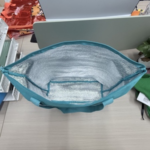 High Quality Handled Style Eco-Friendly Waterproof <b>Cooler</b> Bag Vietnam Origin PP Woven Bopp Laminated Insulated - Product Image 5