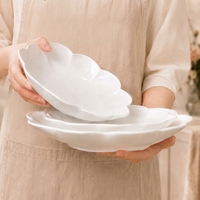 Ensemble d'assiettes irrégulières luxueuses faites à la main, Porcelaine exquise, Nouveau design, Service de table blanc, Assiette de présentation pour mariage