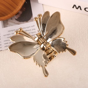 Pinzas de Pelo con Forma de Mariposa Esmeriladas al por Mayor, Pinzas de Pelo Coreanas Dulces en Dorado y Plateado, de Acrílico y Plástico para Mujer - Product Image 6