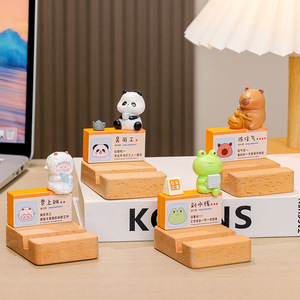 ที่วางโทรศัพท์ไม้พร้อมตุ๊กตาเรซิ่นน่ารัก ของตกแต่งโต๊ะทำงาน สำหรับสำนักงานหรือเป็นของขวัญ - Product Image 4