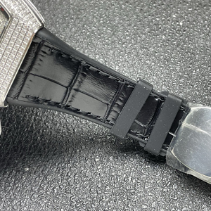 Montre mécanique automatique unisexe de luxe en forme de tonneau sertie de diamants, boîtier en cristal saphir de 45 mm, bracelet en cuir noir de 24 mm, édition limitée - Product Image 4