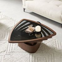Table basse en bois de style moderne avec plateau en verre en forme de triangle pour salon