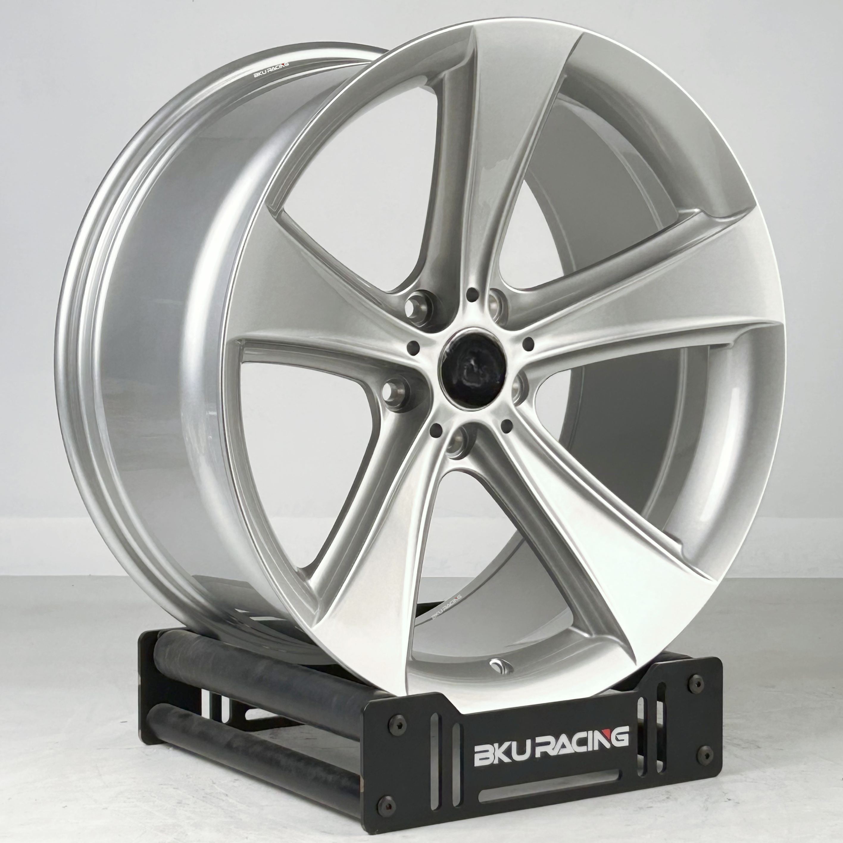 Verified Supplier BMW Style 128 Wheels Carbon Fiber Construction 