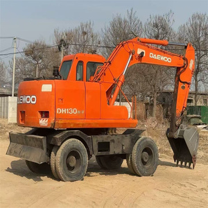 Excavatrice sur chenilles d'occasion de marque japonaise, 10 tonnes, moteur Cummins, pompe hydraulique, à vendre - Product Image 6