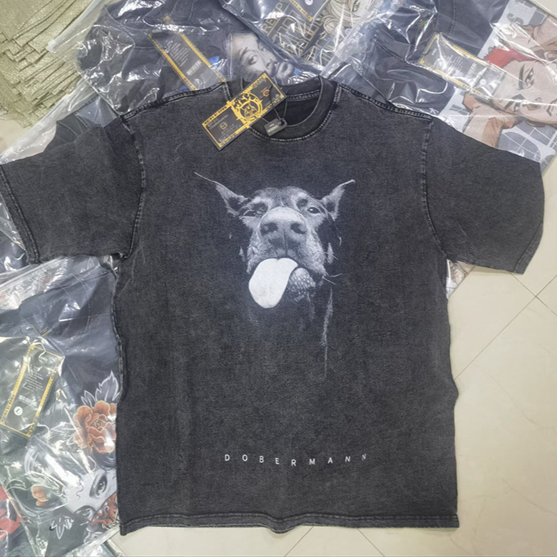thedifferent T-Shirt Uomo Scollo V DOB Dobermann Pistola in Bocca Pistol - Bianco