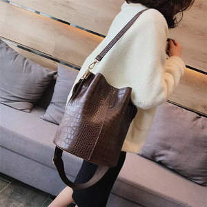 Women's Fashion PU Bucket Bag With Long Strap Chain Pattern Large Capacity Shoulder <b>Purse</b> New Tanjing - Product Image 3