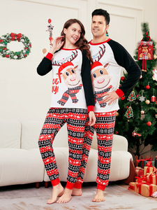Geïndividualiseerde schattige rendierfamilie thermische dames winter kerstpyjamaset - Product Image 2