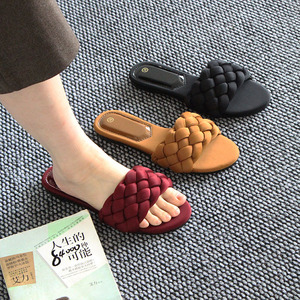 High-quality Fashionable Flat Summer New Design Light Weight Anti-Slippery Women's Outdoor -Flip-flops <b>for</b> <b>Beach</b> Use - Product Image 1
