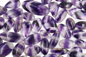 Cabujón de amatista pulida fabricado en India, piedra suelta para la fabricación de joyas y diseñadores, disponible al mejor precio. - Product Image 5