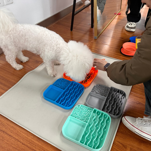 Nhà máy trực tiếp bán buôn thức ăn chậm Bát Mat Pet Silicone cốc hút liếm Mat thân thiện với môi di động cho mèo chó - Product Image 6