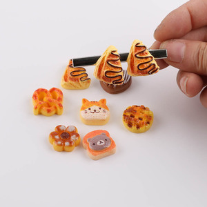 Accesorios de Resina para Joyería DIY con Diseño de Galletas Simuladas, Decoraciones para Carcasas de Teléfono con Estilo de Dibujos Animados en Colores Variados - Product Image 3