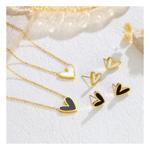 Fashion Light Luxury Simple Design <b>Black</b> <b>Heart</b> Necklace 18K Gold White Shell <b>Heart</b> Necklace Earrings Set Asymmetrical <b>Heart</b> - Product Image 6