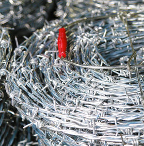 Haute Qualité Chaud Plongé Galvanisé Fil De Fer Barbelé Clôture ou PVC Enduit Fil De Fer Barbelé Prix Par Rouleau BTO-22 <span class=keywords><strong>Concertina</strong></span> - Product Image 6