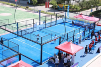 Baleine Sports Mobile Padel Court de tennis Système d'installation pour une personne Gain de temps Conception pour les petites entreprises