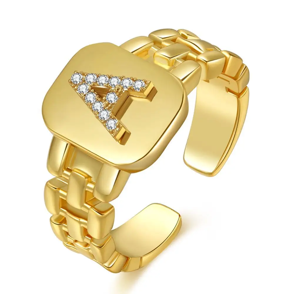 시계 스트랩 디자인 18K 골드 도금 황동 26 대문자 이니셜 링 조정 가능한 Mirco 다이아몬드 지르콘 반지 색인 손가락 반지