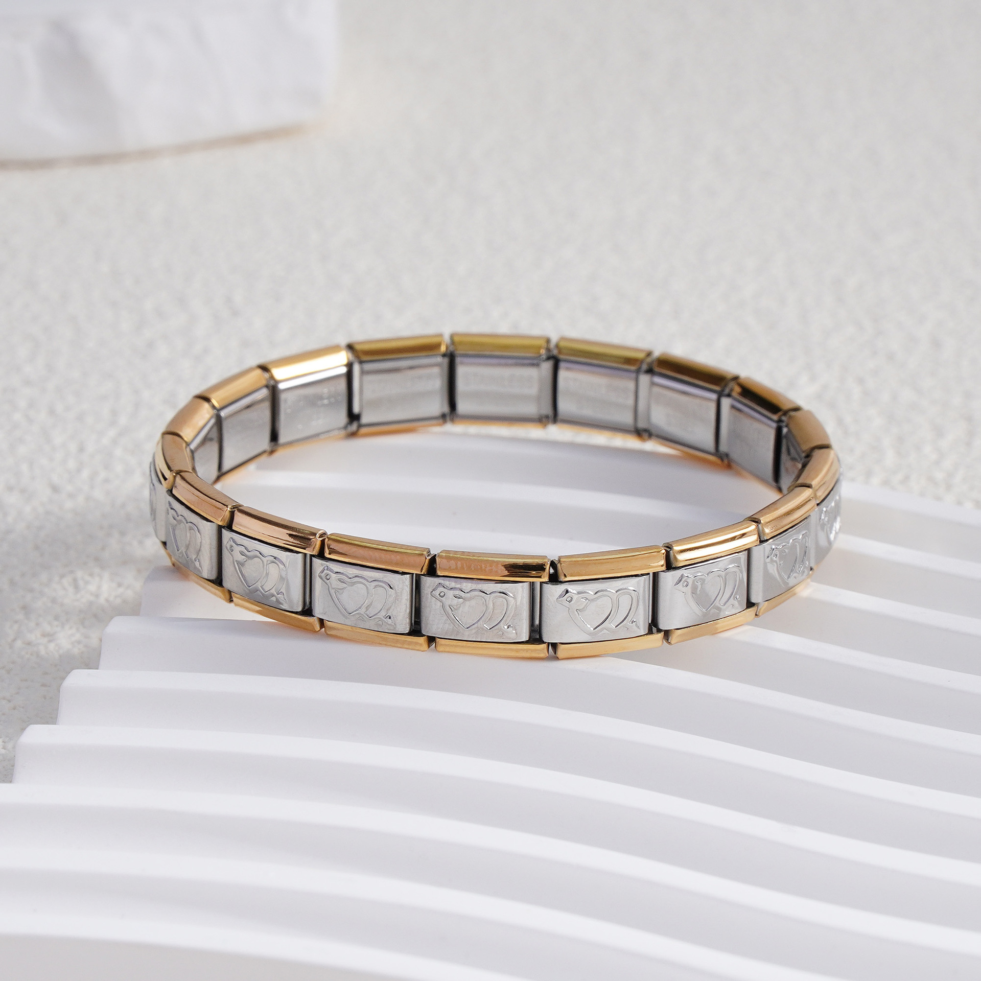 หัวใจคู่สีทองทะลุลูกศร รุ่น BD-220