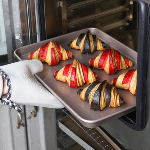 9-Inch 11-Inch 13-Inch Gold Non Stick Baking Pan Rectangle Cake Pans Carbon Steel Oven Safe Home Use Black And Gold - Product Image 1