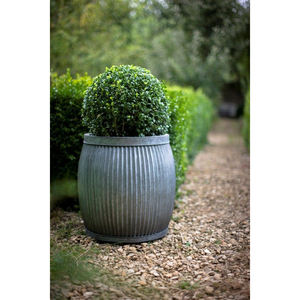 Outdoor Galvanized Iron <b>Tin</b> Garden Flower <b>Pots</b> Planter With Handle for Garden Decor Vintage Garden Flower <b>Pots</b> Vase - Product Image 2