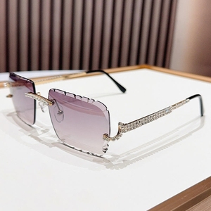 Nuovi Occhiali da Sole Rettangolari Senza Montatura di Lusso Unisex con Decorazioni in Diamanti, Montatura Dorata, Lenti Sfumate, Protezione UV400, Occhiali alla Moda per Feste - Product Image 6