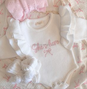 Chaussons en <span class=keywords><strong>crochet</strong></span> faits main pour nouveau-nés avec nœud, couleur unie, 0-3 mois, chaussettes en coton pour bébé avec pompons, pantoufles chaudes en tricot pour tout-petits et nourrissons - Product Image 3