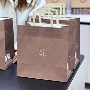 Sacs en kraft écologiques et recyclables personnalisés pour la vente à emporter, la restauration rapide, le pain, les gâteaux, l'emballage de boulangerie, avec votre propre logo - Product Image 1