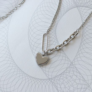 Collar clásico con colgante de corazón de acero inoxidable con ajuste de garra Cadena de eslabones de moda para celebraciones de aniversario - Product Image 5