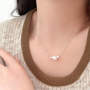 Collar Minimalista de Plata de Ley S925 con Perla Natural de Agua Dulce, Diseño de Espina de Serpiente, Color Blanco, para Uso Diario - Product Image 3