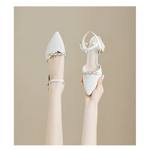 Yi'erkang, novedad de verano 2025, sandalias versátiles de tacón alto de cuero genuino con una correa para mujer, zapatos individuales huecos con punta en pico - Product Image 2