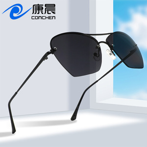 Gafas de Sol de Mujer sin Montura, Estilo Ojo de Gato, Montura Metálica Grande, Protección UV400, Lentes Negras de PC, Estilo Moderno para Viajes - Product Image 5