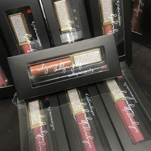 Pigment organique végétalien imperméable à l'eau base de brillant à lèvres en gros rose top mat rouge à lèvres fabricant - Product Image 4