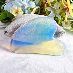 Hochwertiges Opalith Gua Sha Massagegerät für Gesicht, Augen und Hals - Hautpflege-Massagewerkzeug aus Opalstein, Jade Gua Sha Beauty Massager - Product Image 1