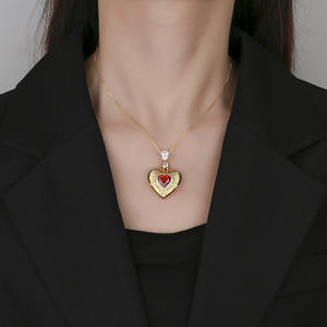 Collana con Ciondolo a Cuore in Zirconia Cubica Rossa da 10mm, Placcata in Oro su Rame Ecologico, per Uso Quotidiano Femminile - Product Image 5