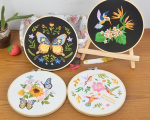 Venta al por Mayor de una Gama Completa de Kits de Bordado para Principiantes que Incluyen Instrucciones, Hilos de Colores y Accesorios - Product Image 1