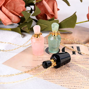 Vente en Gros de Cristal Artisanat Bouteille d'Huile Essentielle Pendentif en Cristal Collier de Bouteille de <span class=keywords><strong>Parfum</strong></span> Conception de Bijoux Élégants - Product Image 2
