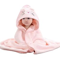 Couverture d'emmaillotage pour bébé à motif de dessin animé, en tissu corail absorbant, brodée, avec capuche, douce, carrée, serviette de bain pour bébé