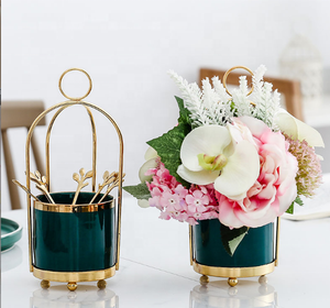 <span class=keywords><strong>Pot</strong></span> de fleurs <span class=keywords><strong>en</strong></span> céramique créatif pour plantes d'intérieur avec supports métalliques, <span class=keywords><strong>pot</strong></span> <span class=keywords><strong>en</strong></span> céramique avec support de présentation, <span class=keywords><strong>pot</strong></span> de fleurs <span class=keywords><strong>en</strong></span> métal pour la vente <span class=keywords><strong>en</strong></span> <span class=keywords><strong>gros</strong></span> - Product Image 4