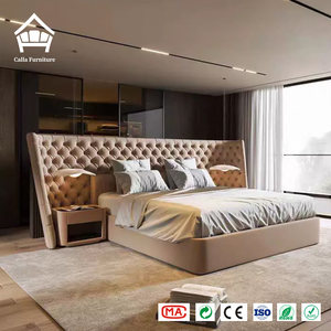 Lit Chesterfield <span class=keywords><strong>de</strong></span> luxe en velours taupe avec tête <span class=keywords><strong>de</strong></span> lit capitonnée en losanges, banquette incurvée sur mesure tout-en-un pour manoir - Product Image 4