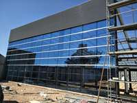Mur-rideau en verre préfabriqué Construction rapide Design moderne Structure en acier Construction de bureaux Petit entrepôt