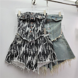 <span class=keywords><strong>Nouvelle</strong></span> <span class=keywords><strong>Collection</strong></span> Été 2026 pour Femme : Ensemble Deux Pièces en Jean avec Boutons Vintage, Short Taille Haute et <span class=keywords><strong>Haut</strong></span> Extensible - Product Image 1