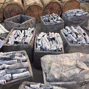 Charbon de bois blanc de carbone fixe 95% de haute qualité de l'usine du Vietnam Produit de qualité supérieure à un prix compétitif - Product Image 4