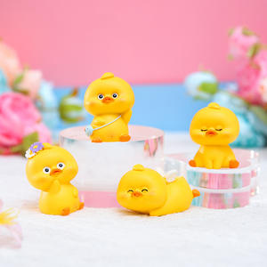 Figurines mignonnes et créatives en forme de canard personnalisées pour la console centrale, accessoires de voiture et décorations automobiles populaires - Product Image 1