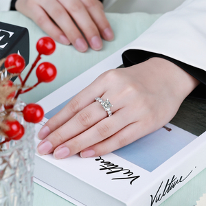 Anillo de Lujo de Oro Blanco de 18K con Certificación IGI, Corte Princesa, 2 Quilates, Diamante Natural, Anillo de Compromiso y Aniversario para Bodas - Product Image 2