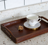 Plateau de mariage rond en marbre blanc personnalisé, moderne et naturel, avec sous-verre écologique sur mesure
